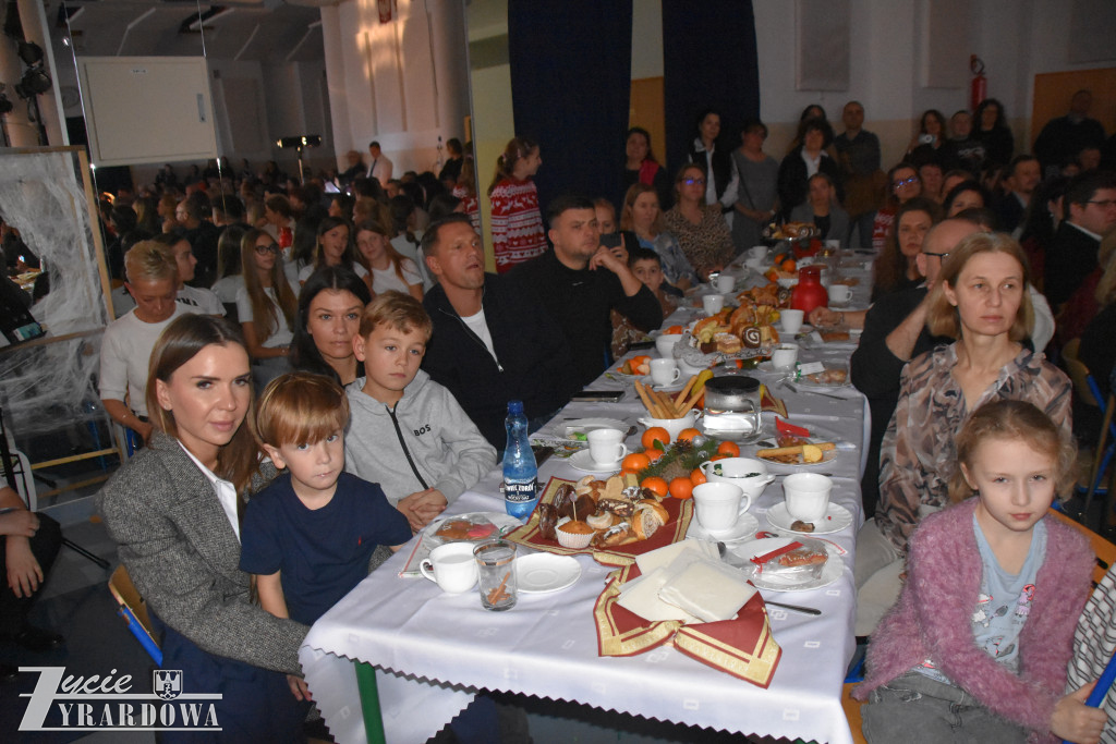 Jasełka i piękna atmosfera bliskiego Bożego Narodzenia