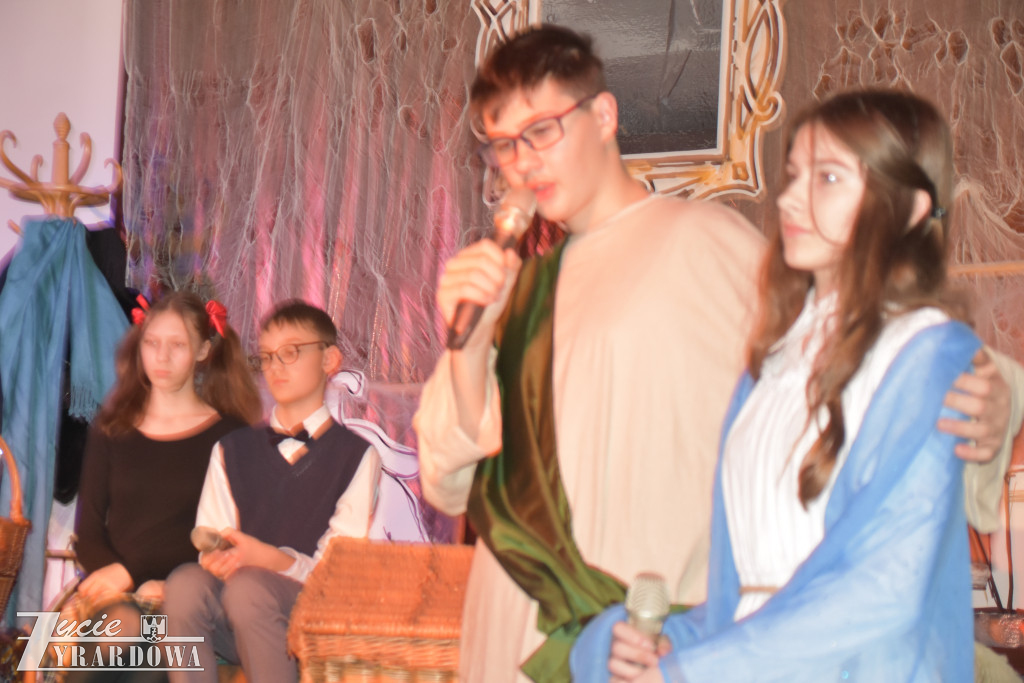 Jasełka i piękna atmosfera bliskiego Bożego Narodzenia