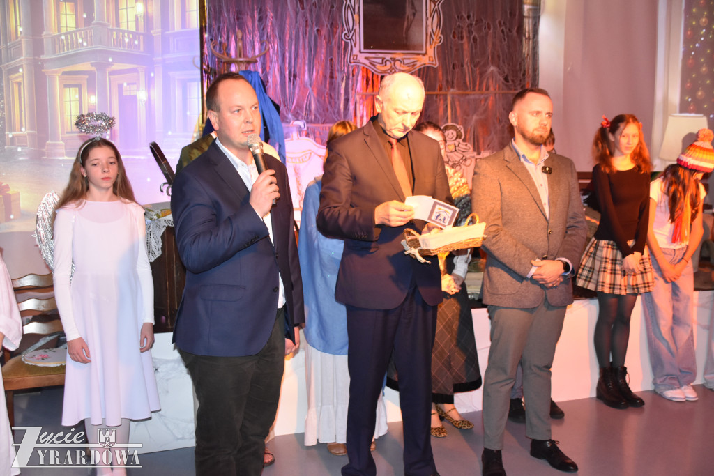 Jasełka i piękna atmosfera bliskiego Bożego Narodzenia