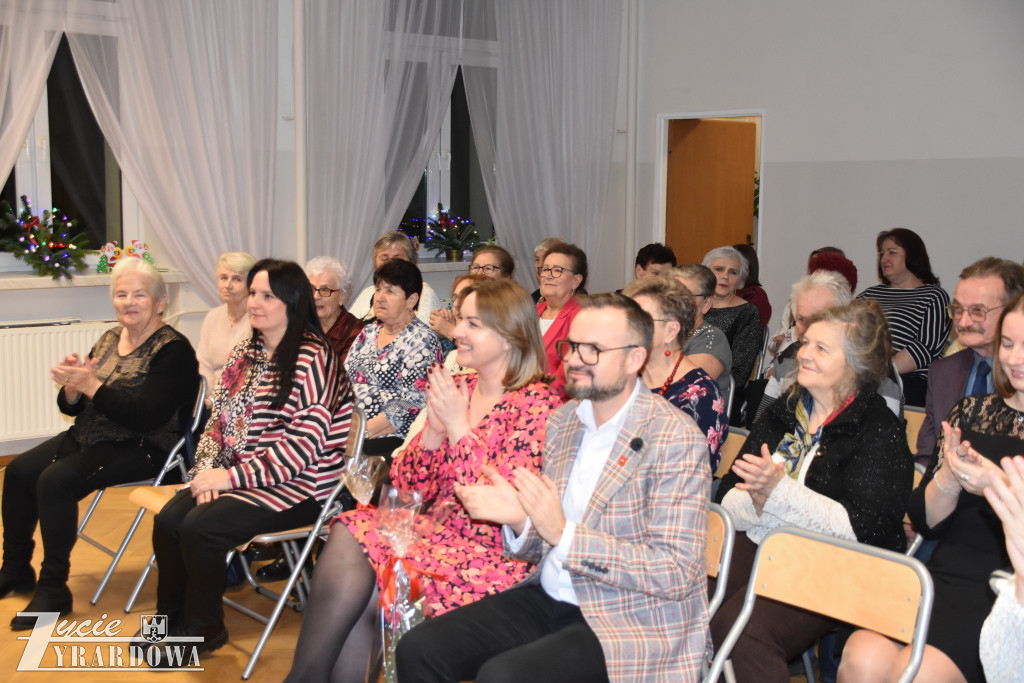 Do seniorów też przyszedł Święty Mikołaj