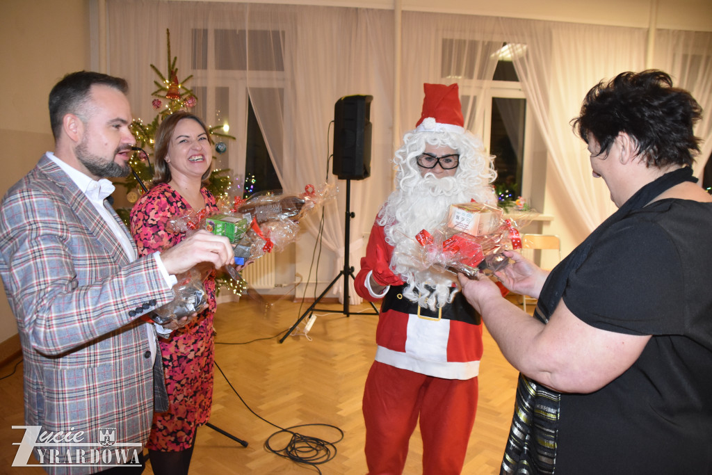 Do seniorów też przyszedł Święty Mikołaj