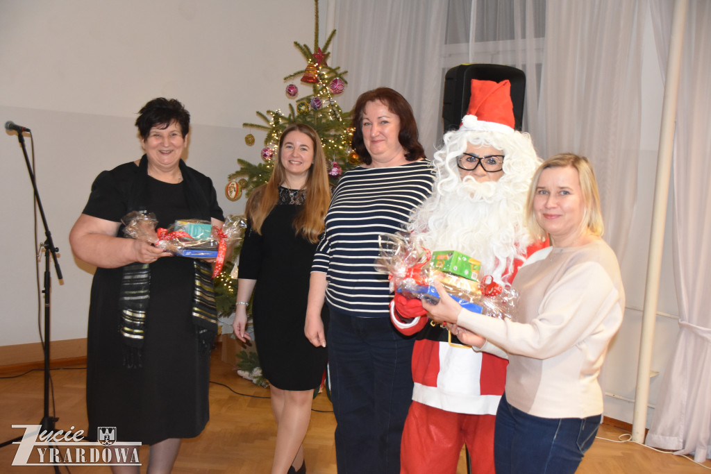 Do seniorów też przyszedł Święty Mikołaj
