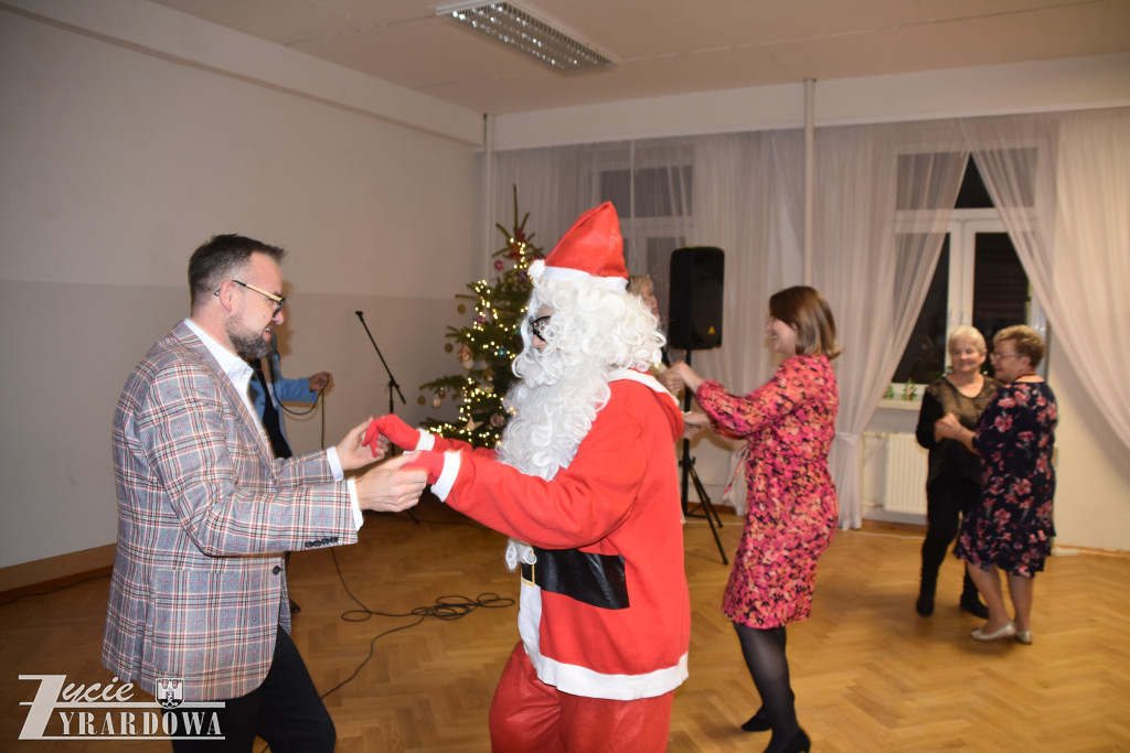 Do seniorów też przyszedł Święty Mikołaj
