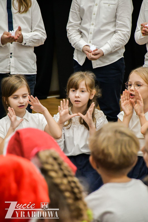 Święta tuż-tuż: kiermasz i wspólne kolędowanie