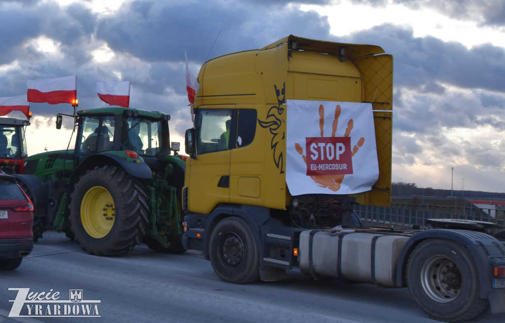 Rolnicy protestowali na obwodnicy Żyrardowa
