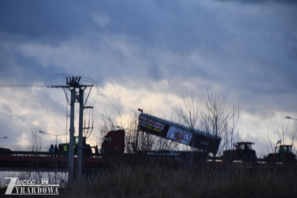 Rolnicy protestowali na obwodnicy Żyrardowa