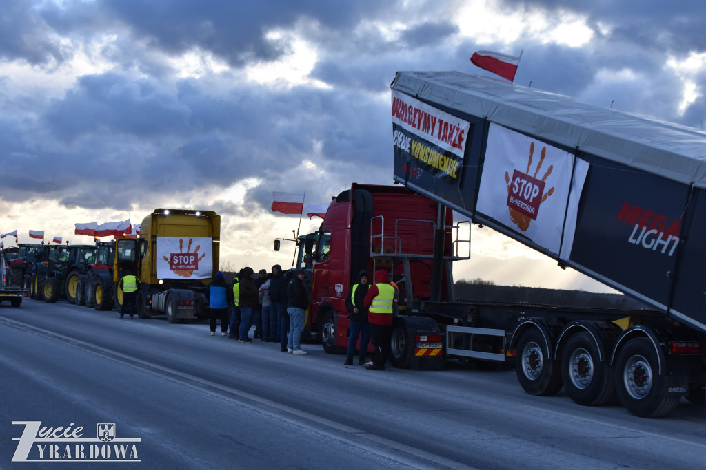 Rolnicy protestowali na obwodnicy Żyrardowa
