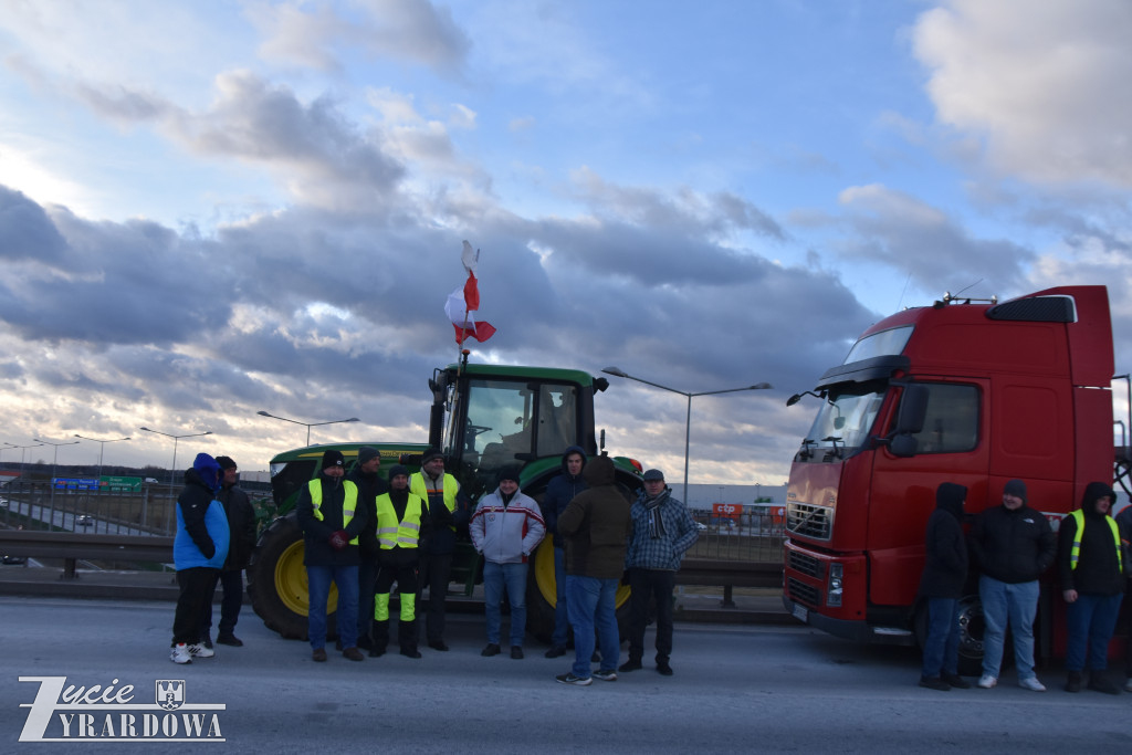 Rolnicy protestowali na obwodnicy Żyrardowa