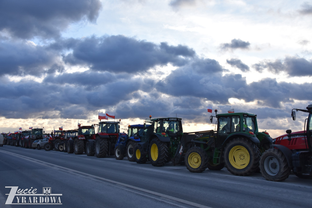 Rolnicy protestowali na obwodnicy Żyrardowa