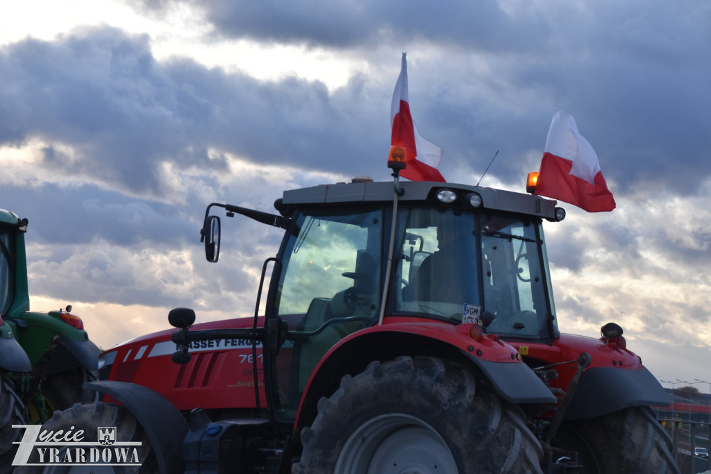 Rolnicy protestowali na obwodnicy Żyrardowa