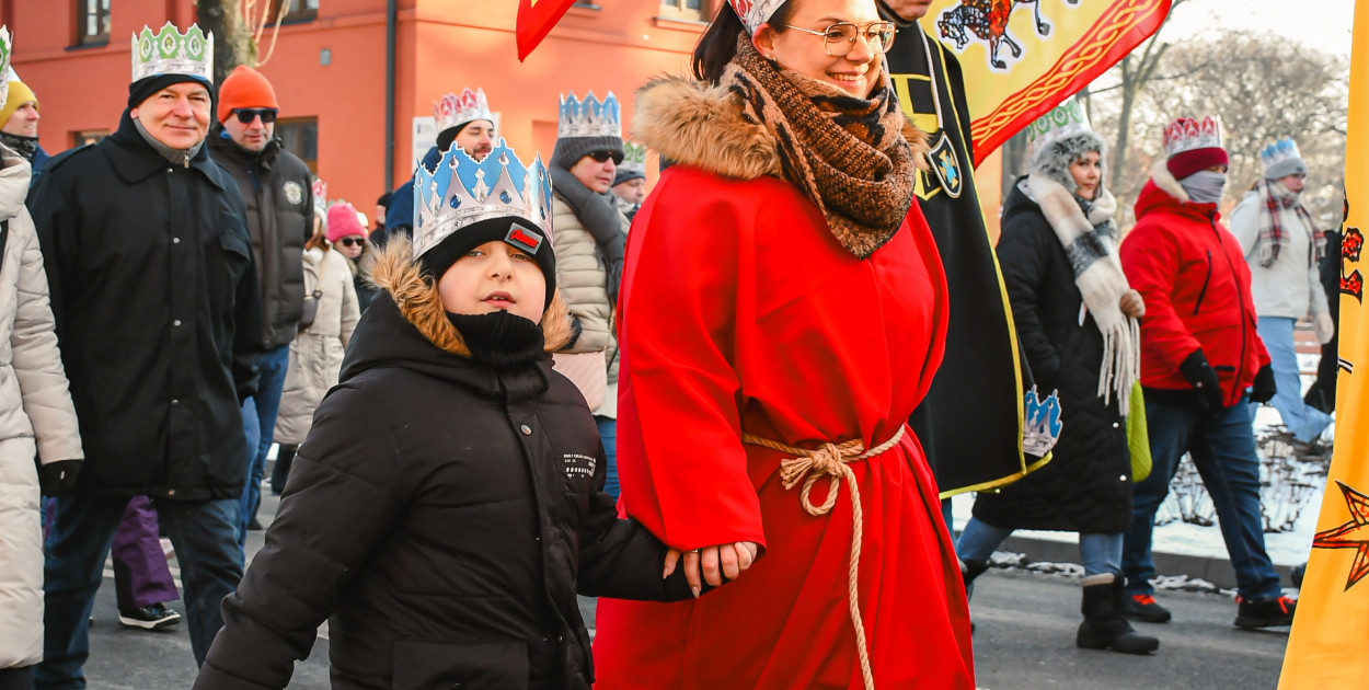 Orszak Trzech Króli przeszedł ulicami Żyrardowa