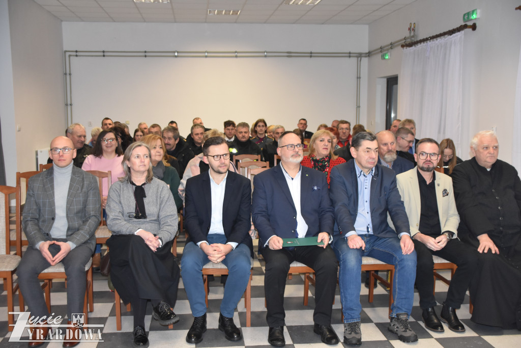 Radośnie witano nowe „dziecko” w strażackiej rodzinie