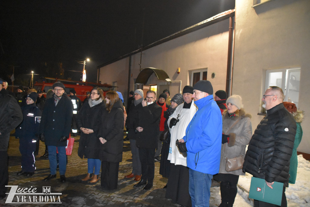 Radośnie witano nowe „dziecko” w strażackiej rodzinie