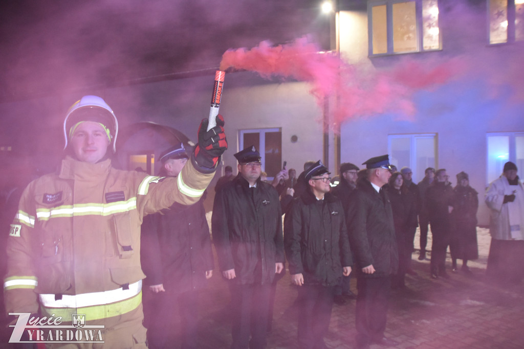 Radośnie witano nowe „dziecko” w strażackiej rodzinie