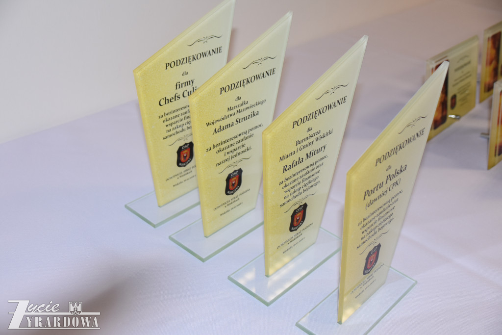 Radośnie witano nowe „dziecko” w strażackiej rodzinie