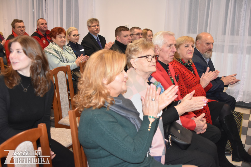 Radośnie witano nowe „dziecko” w strażackiej rodzinie