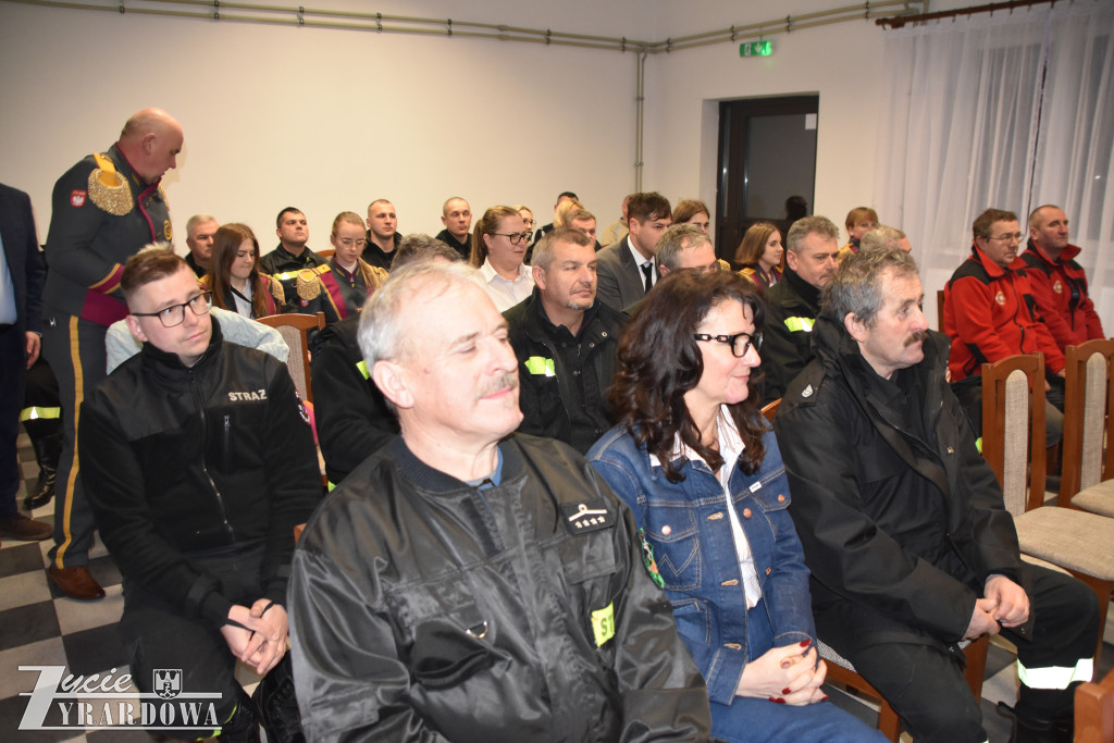 Radośnie witano nowe „dziecko” w strażackiej rodzinie