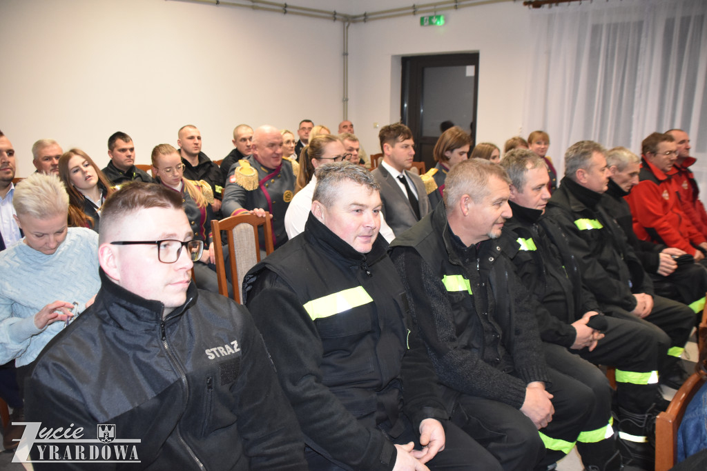 Radośnie witano nowe „dziecko” w strażackiej rodzinie