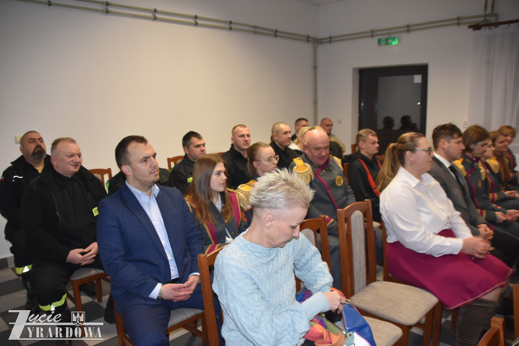 Radośnie witano nowe „dziecko” w strażackiej rodzinie