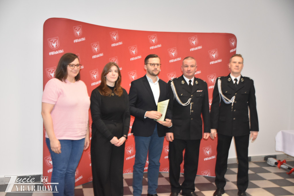 Radośnie witano nowe „dziecko” w strażackiej rodzinie