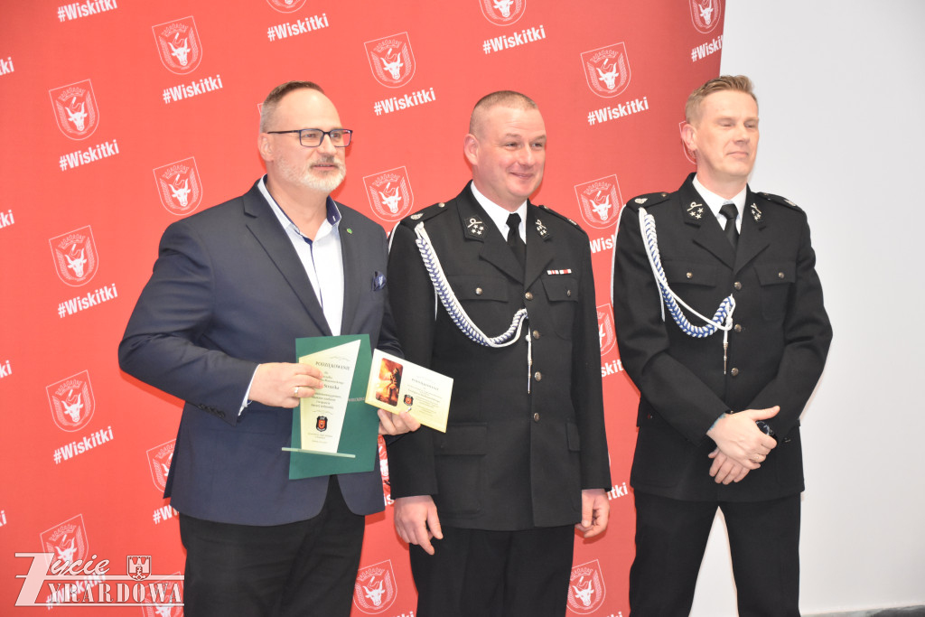 Radośnie witano nowe „dziecko” w strażackiej rodzinie