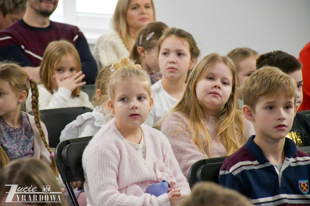 Trójka rozkochała dzieci w czytaniu