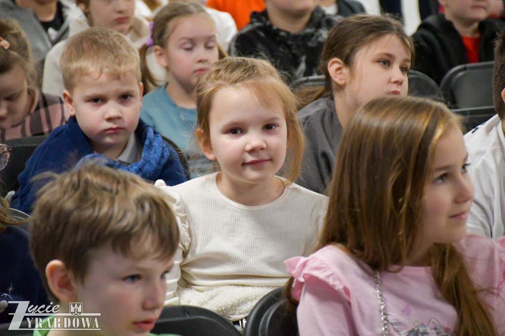 Trójka rozkochała dzieci w czytaniu