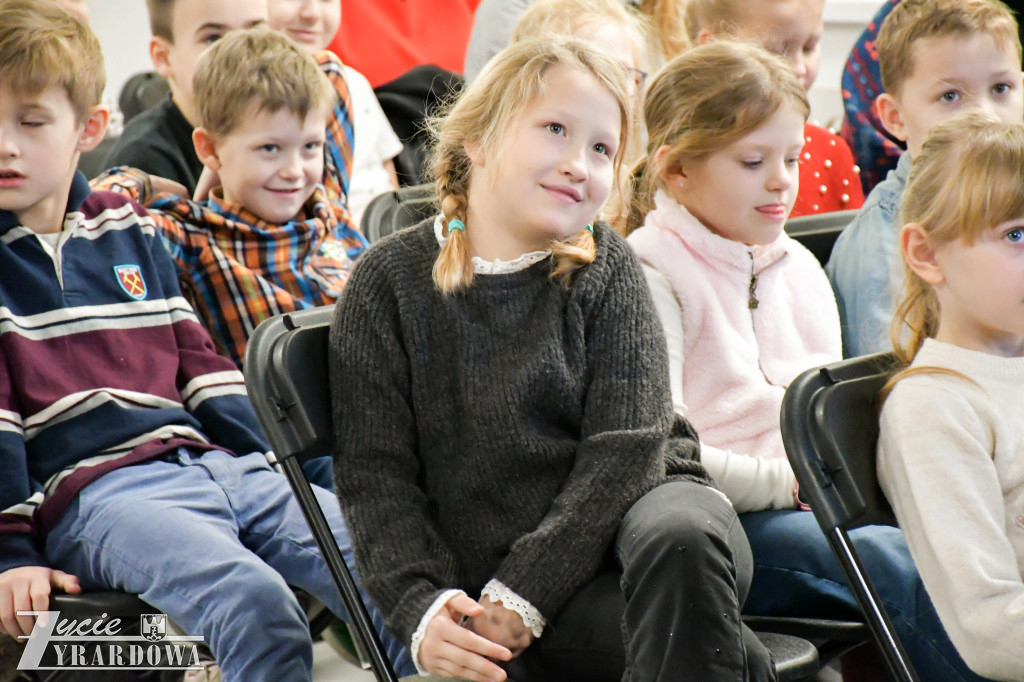 Trójka rozkochała dzieci w czytaniu
