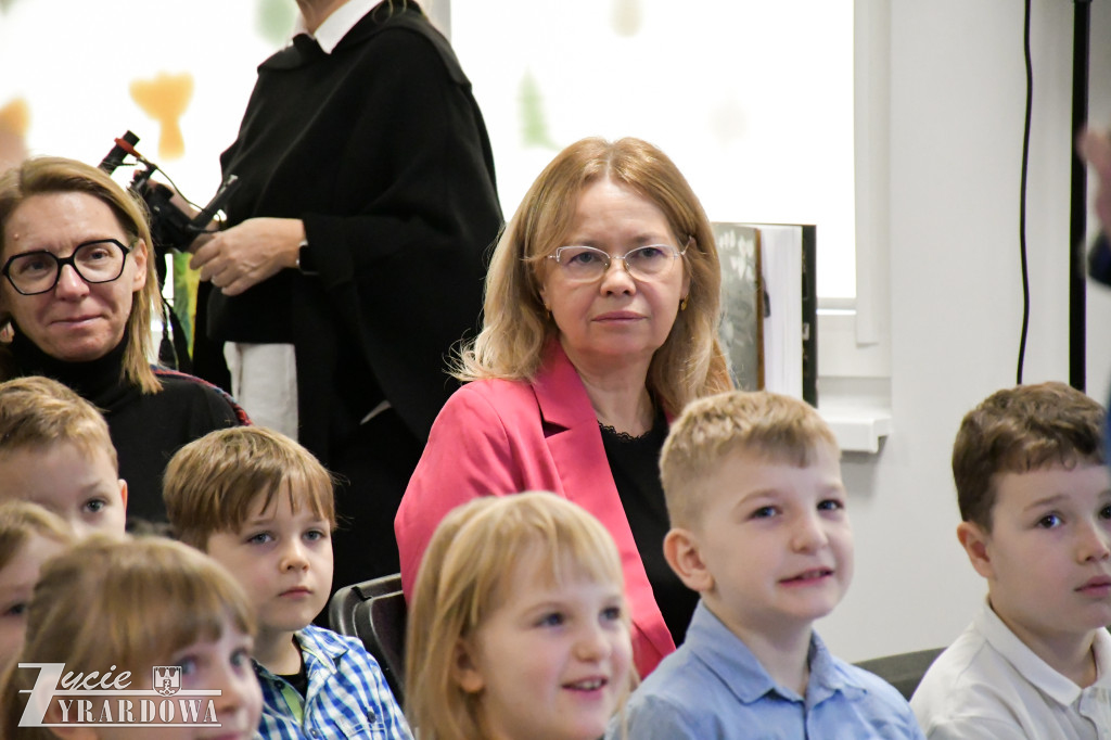 Trójka rozkochała dzieci w czytaniu