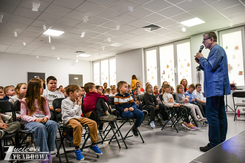 Trójka rozkochała dzieci w czytaniu