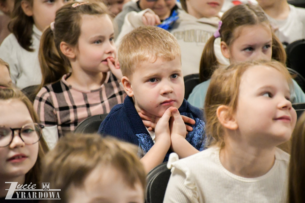 Trójka rozkochała dzieci w czytaniu