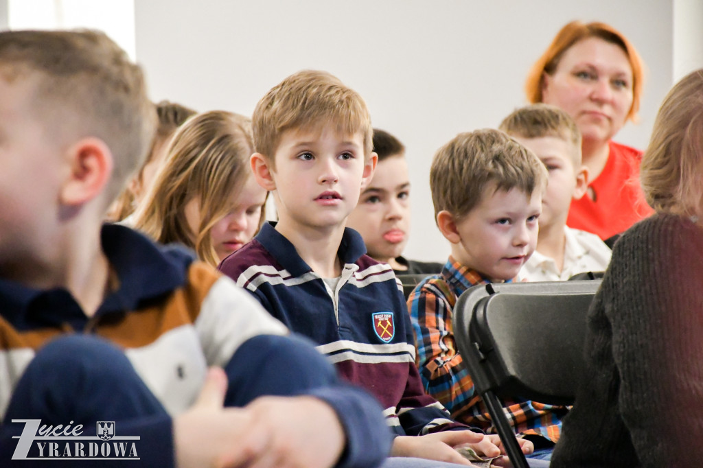 Trójka rozkochała dzieci w czytaniu