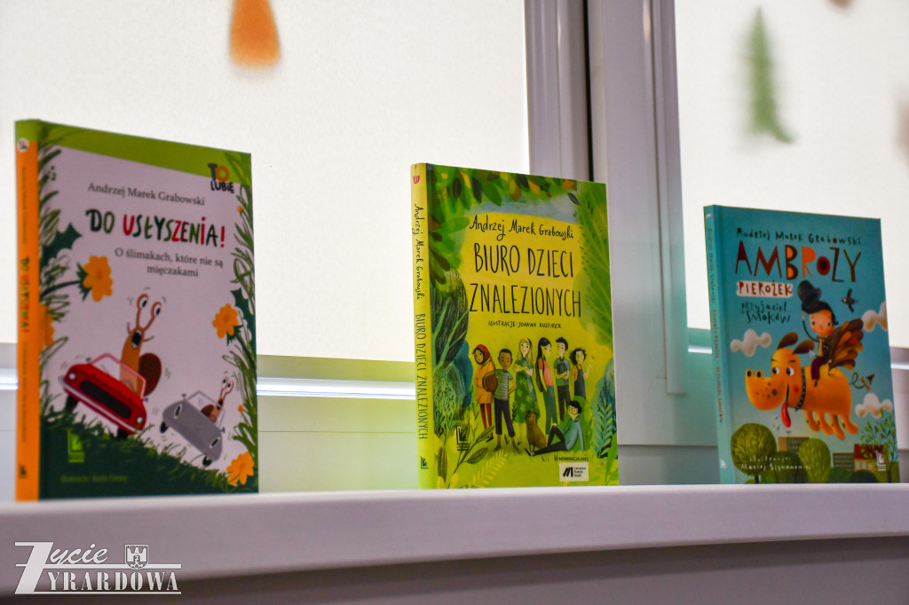 Trójka rozkochała dzieci w czytaniu