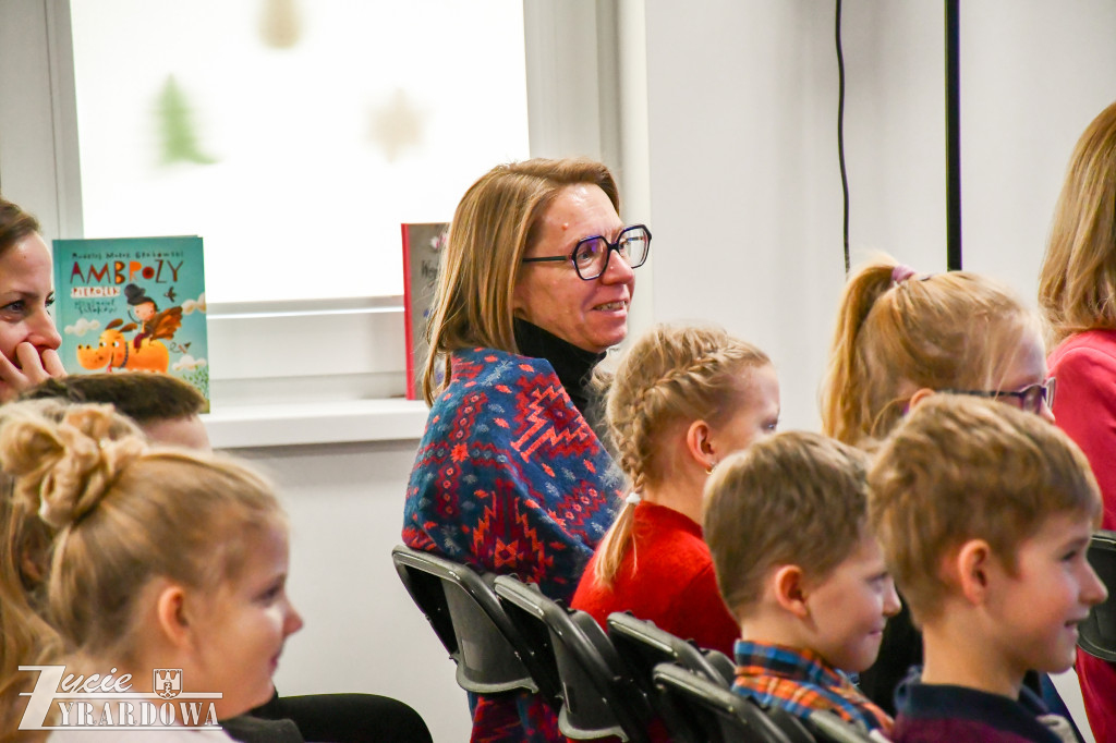 Trójka rozkochała dzieci w czytaniu