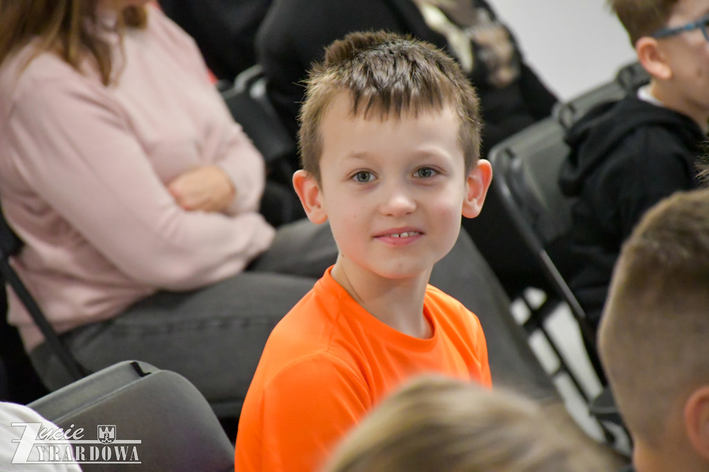 Trójka rozkochała dzieci w czytaniu