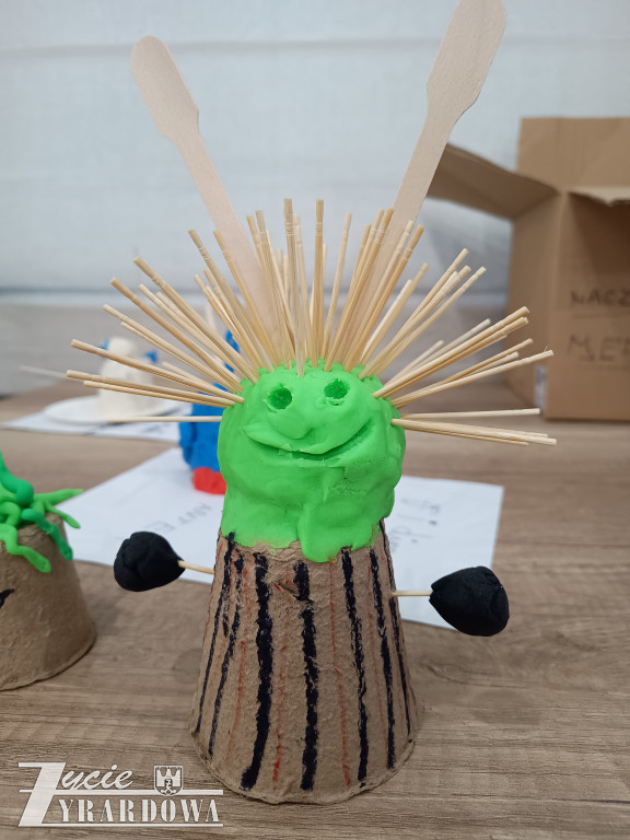 O bestiach i stworach w bibliotece