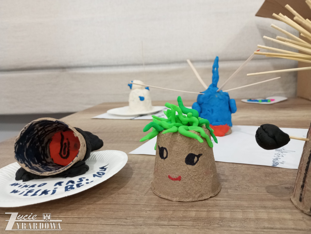 O bestiach i stworach w bibliotece