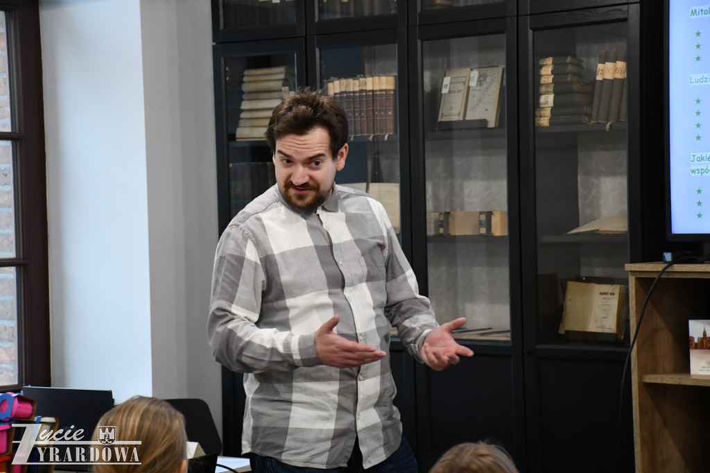 O bestiach i stworach w bibliotece