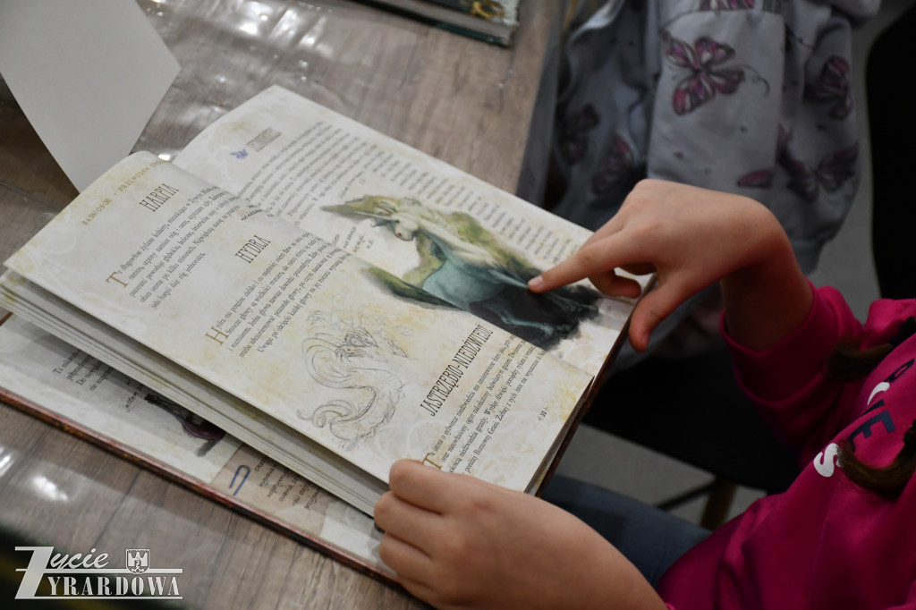 O bestiach i stworach w bibliotece