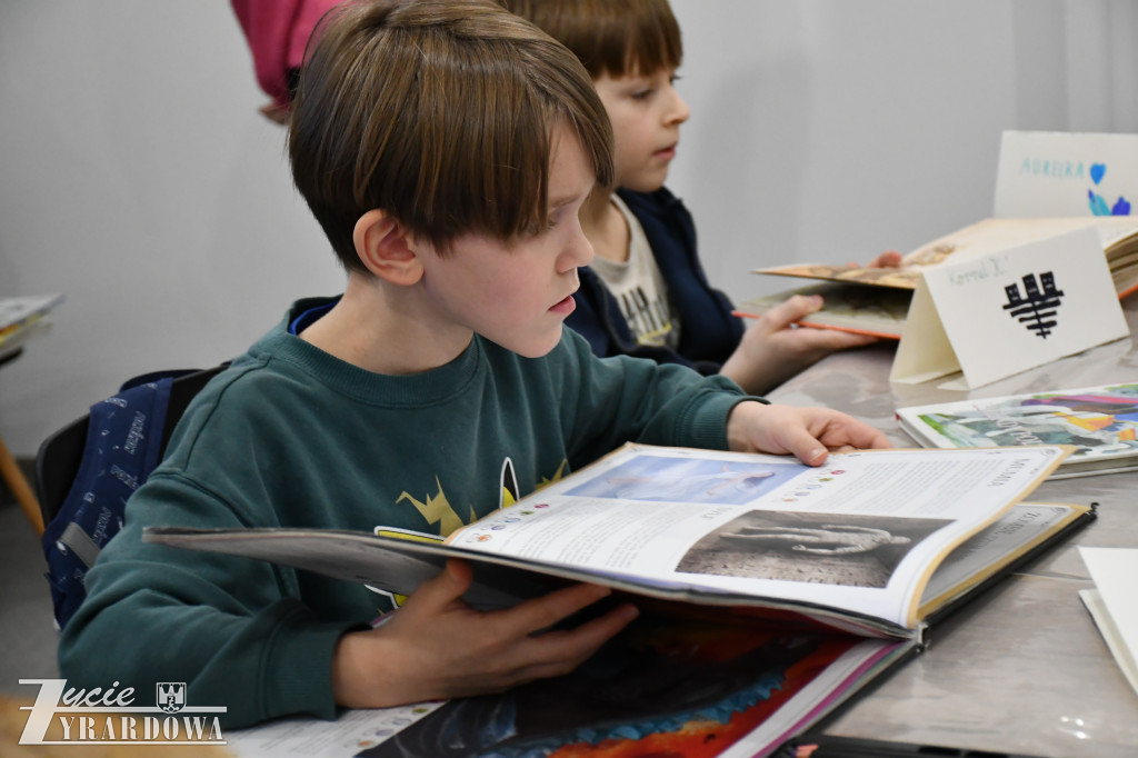 O bestiach i stworach w bibliotece