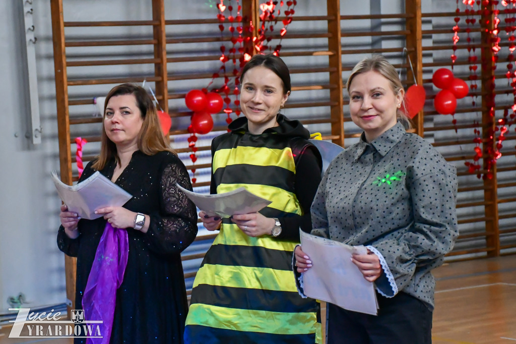 Karnawał pełen kolorów, tańca i uśmiechów