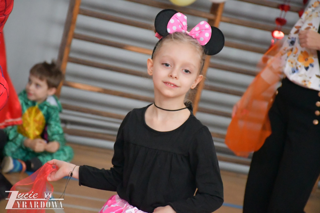 Karnawał pełen kolorów, tańca i uśmiechów