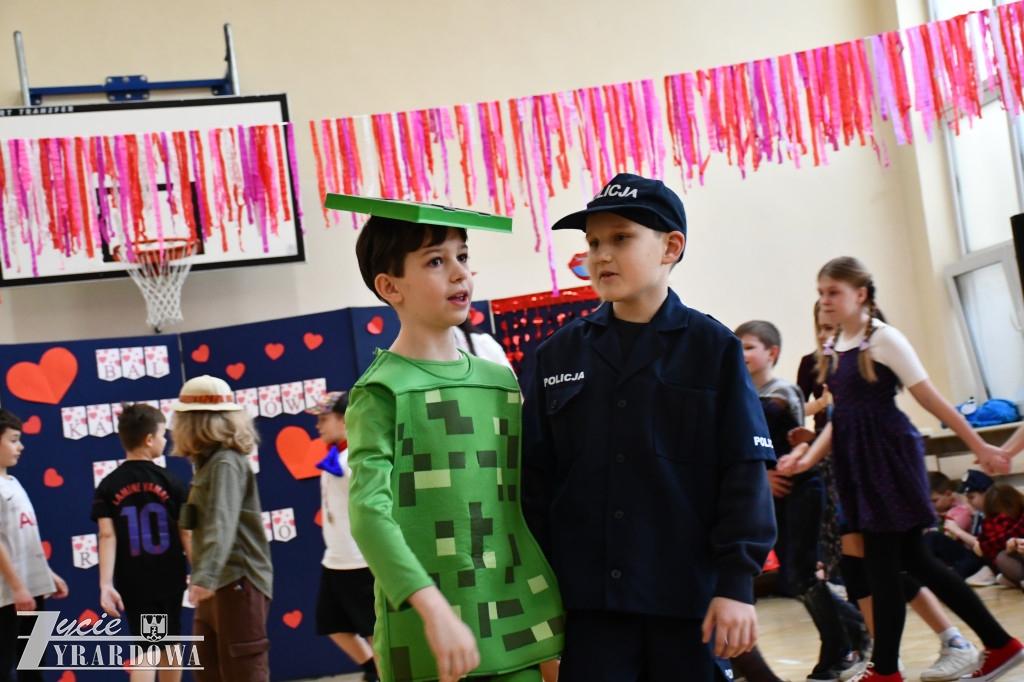 „Raz na romantiko” – bal karnawałowy w Czwórce