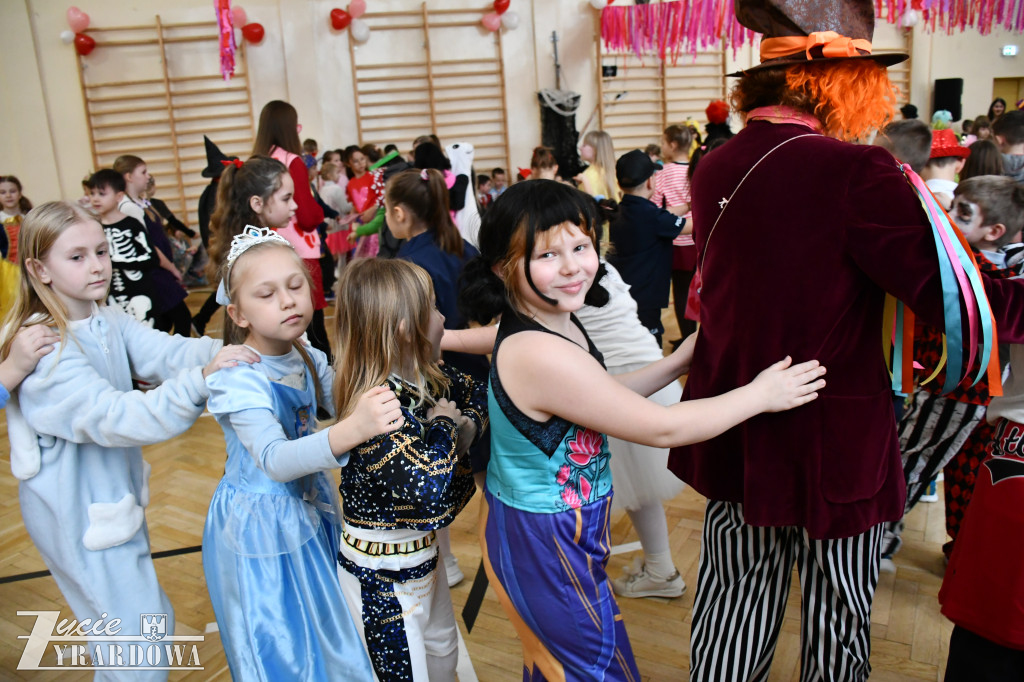 „Raz na romantiko” – bal karnawałowy w Czwórce