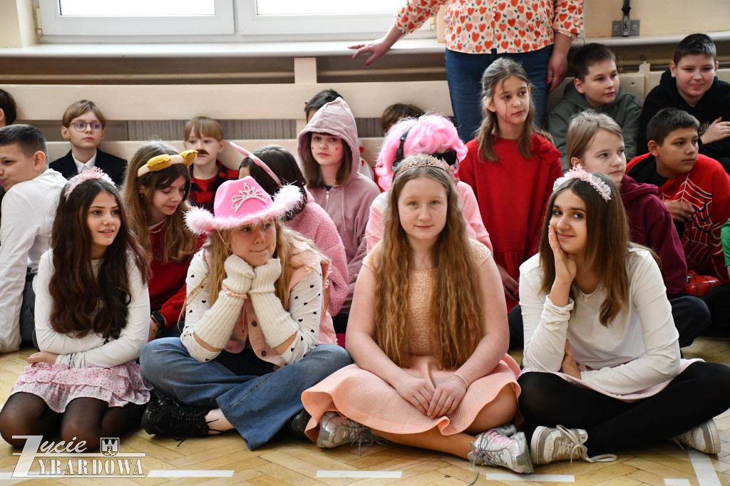 „Raz na romantiko” – bal karnawałowy w Czwórce