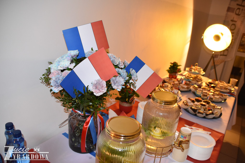 Jaktorów „Walentynki” w rytmie paryskich ulic