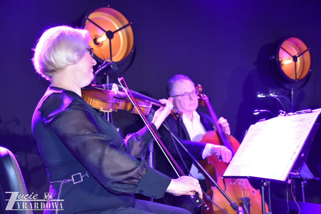 Jaktorów „Walentynki” w rytmie paryskich ulic