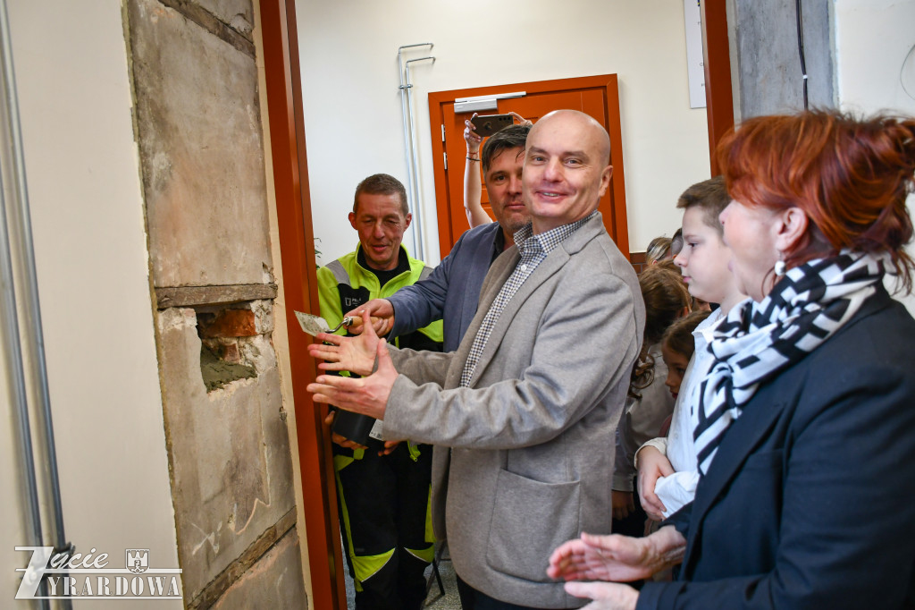 Między cegłami sprzed 130 lat