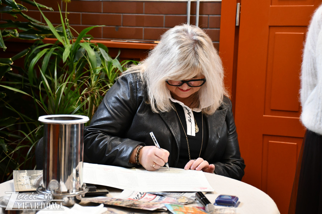 Między cegłami sprzed 130 lat