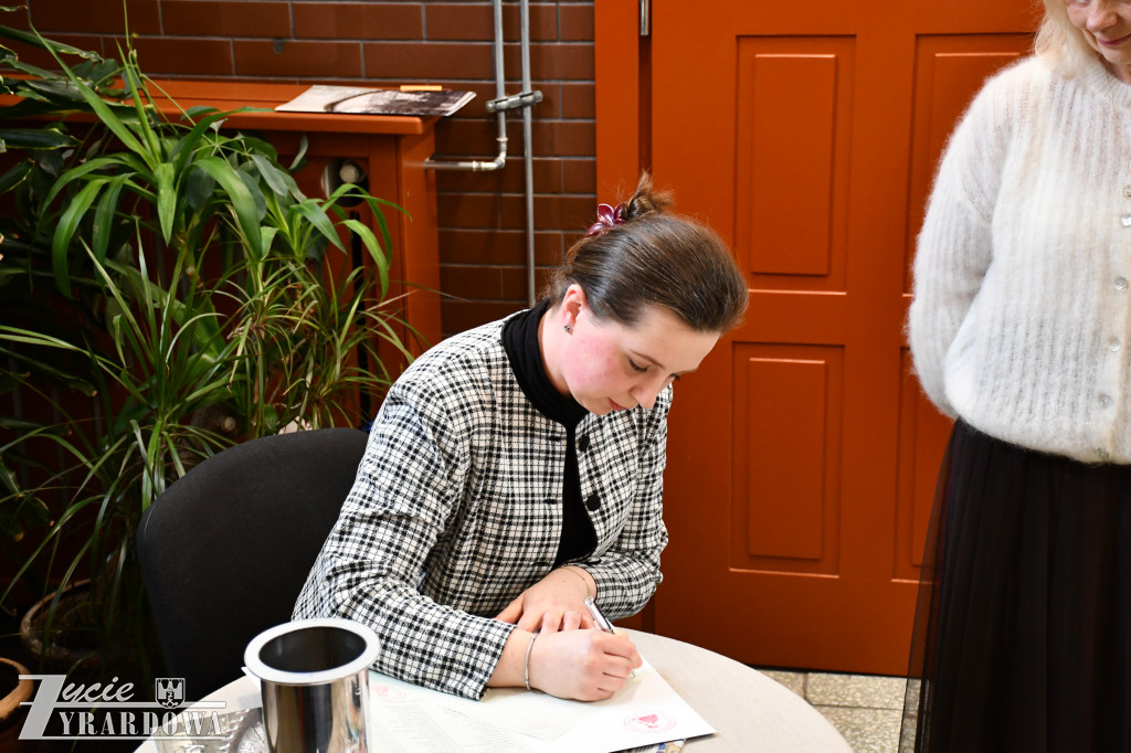 Między cegłami sprzed 130 lat